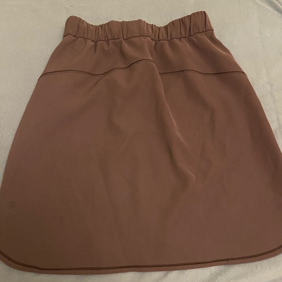 Lululemon on the fly skirt size 8 (dark purple) - Picture 4 of 5